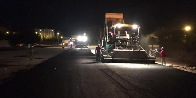 Adıyaman Belediye ekiplerinin gece mesaisi