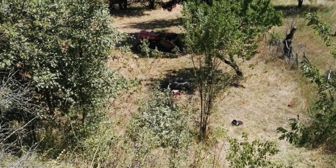 Sivas’ta traktör devrildi: 1 ölü
