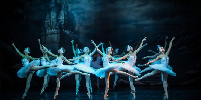 Kuğu Gölü Balesi Çeşme’de bir gösteri yapacak