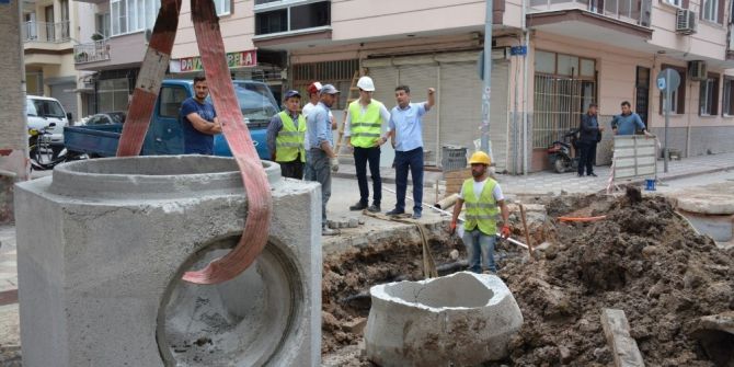 Akhisar’da 2 bin 700 metrelik yağmur suyu hattı