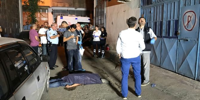 Apartmanın terasından bir kişi hayatını klaybetti