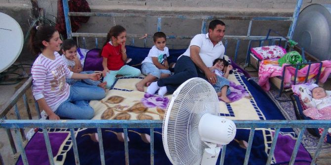 ’Dam Palas’larda vantilatörle serinlik