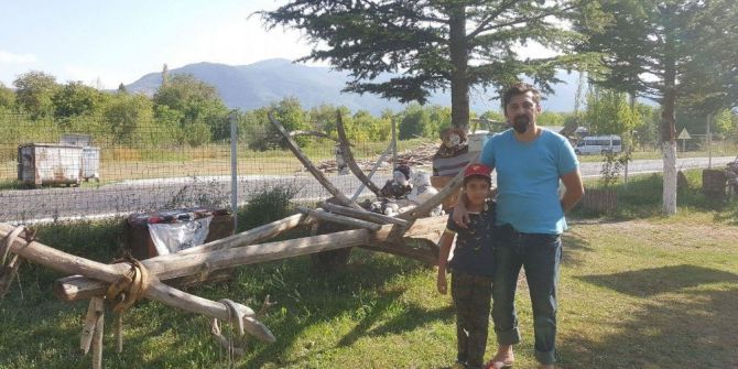 50 yıllık ’kağnı arabaları’ ile dekor edilen iş yeri ilgi odağı