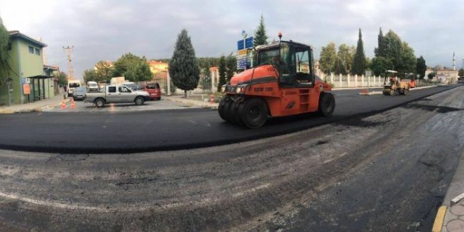 Arifiye’de asfalt serim çalışmaları sürüyor