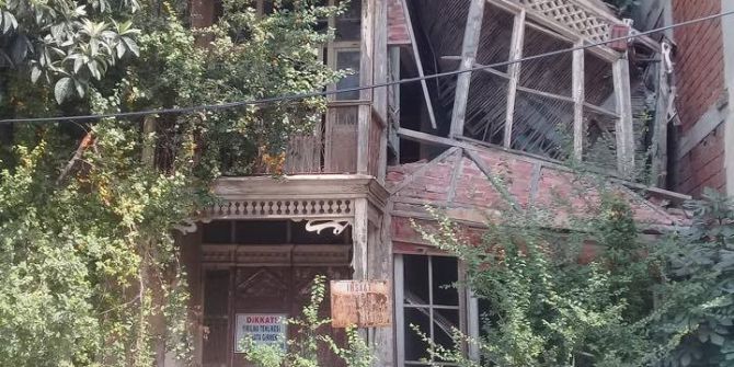 Yıkılma tehlikesi olan bina koruma altına alındı