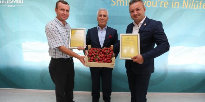 Organik ürün yetiştiren çiftçiler sertifikalarını aldı