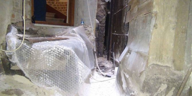 İstiklal Caddesi’nde Özbekistanlı bir kişi 5 katlı binanın çatısından düştü