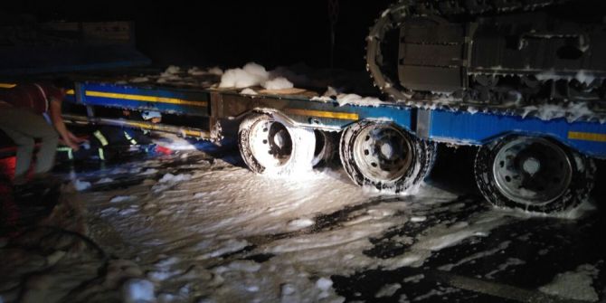 Tırda çıkan yangın paniğe neden oldu