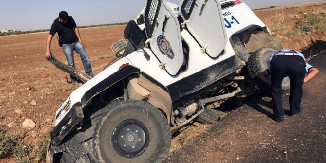 Nusaybin’ de zırhlı araç devrildi