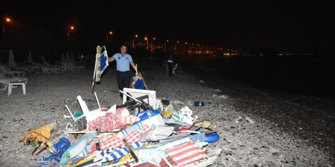 Zabıtadan sahillere gece operasyonu