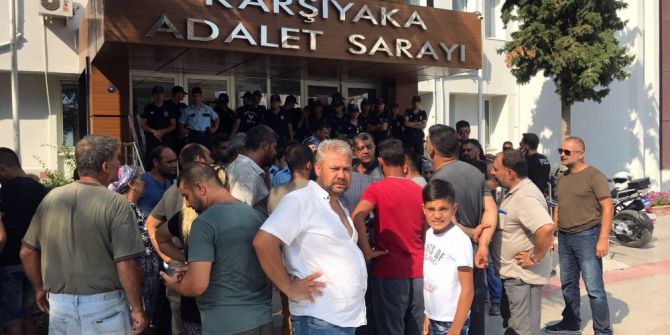 Dolandırıcının yakalandığını duyanlar adliyeye akın etti