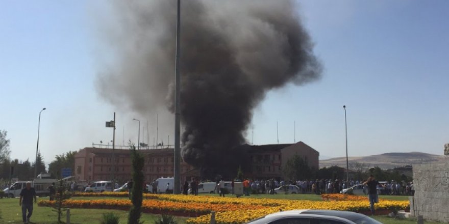 Elazığ'da Bombalı Saldırı 3 Şehit, 217 Yaralı