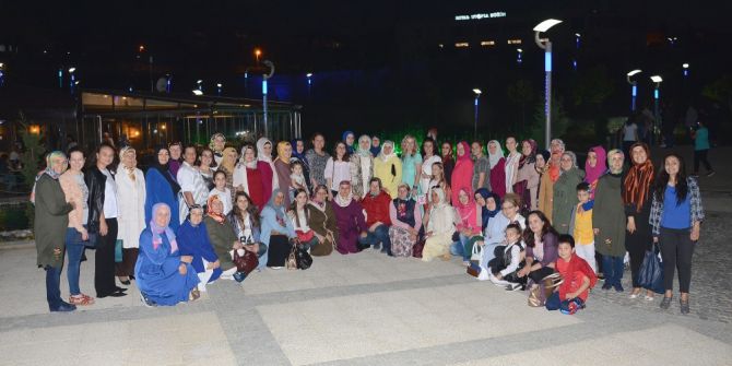 Bilecik AK Parti Kadın Kolları üyeleri bir arada