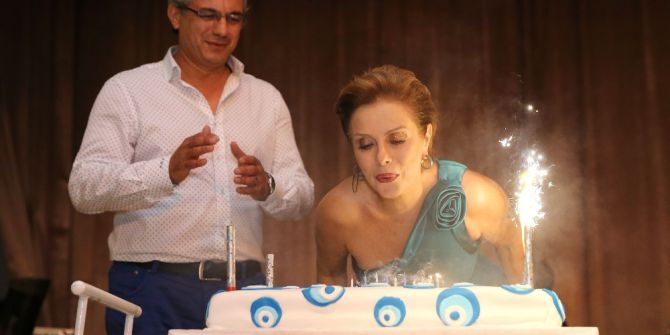 Zuhal Olcay’a muhteşem sürpriz