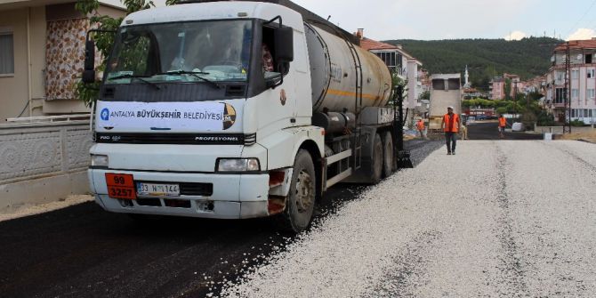 Büyükşehir’den asfalt ve altyapı çalışması