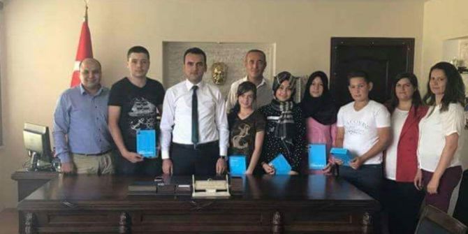 Altıntaş’ta 7 yıl sonra 2 öğrenci fen lisesini kazandı