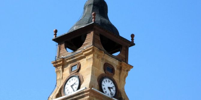 Tarihi Saat Kulesi artık zamanı göstermiyor