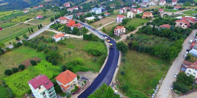 Başiskele’de asfalt çalışmaları sürüyor