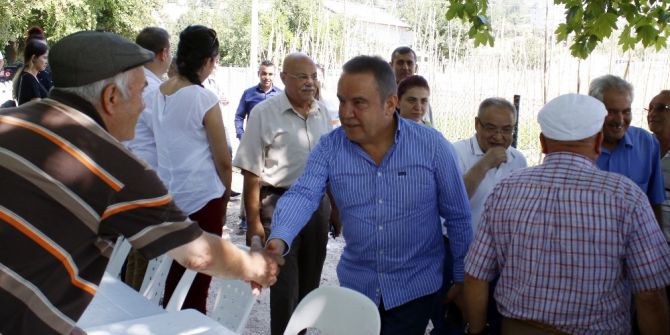 Başkan Böcek, Çandır Fasulyesi çapaladı