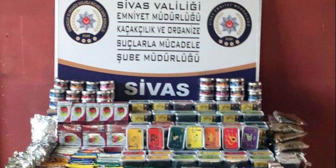 Hediyelik eşya dükkanına kaçakçılık operasyonu