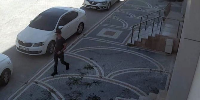 Bankadan çantayla çıkanları takip ederek gasp eden Gürcü çete yakalandı