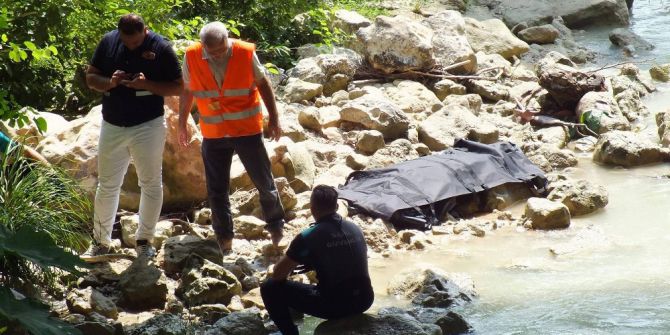 Köprüden atlayan gencin cesedi bulundu