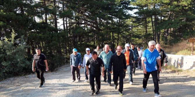 Yozgat’ta kamu çalışanları sağlıklı yaşam için yürüdü