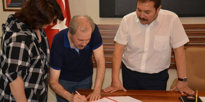 Edremit’te hayırsever vatandaştan Z-kütüphane