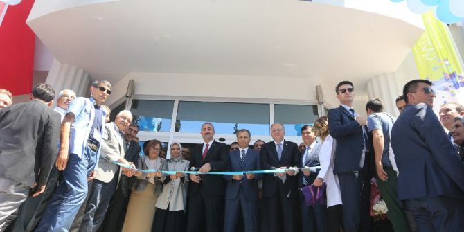 Türkiye’nin en donanımlı içme suyu kalite kontrol laboratuvarı hizmete girdi