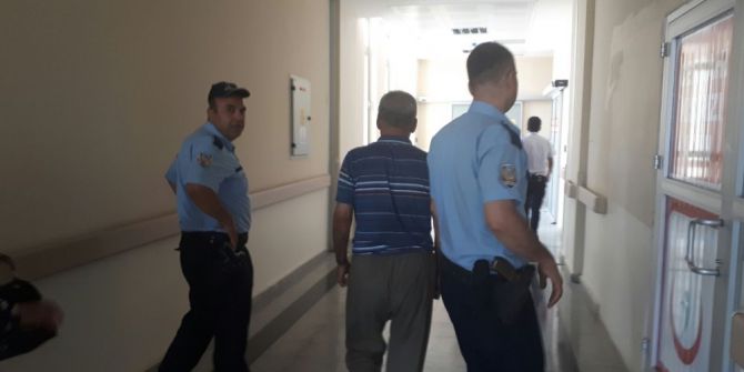 Kendisine zarar veren şahıs hastaneye kaldırıldı