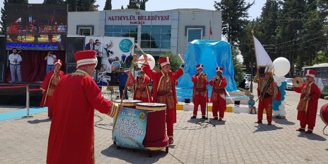 Pamukçu’ya Efe heykeli