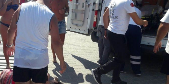 Denizde fenalaşan kadın hastaneye kaldırıldı