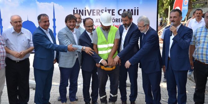 Üniversite Camii’nin temeli atıldı