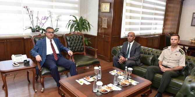 Vali Su’dan İl Emniyet Müdürüne iade-i ziyaret