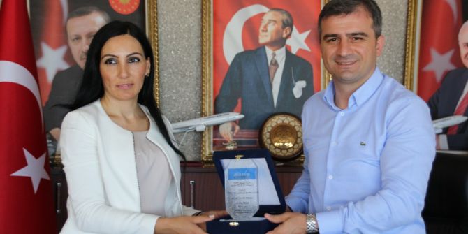 Başkan Cüneyt Yemenici’ye iki  ödül