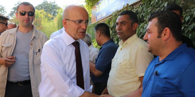 Başbakan Yardımcısı Şimşek esnafı ziyaret etti