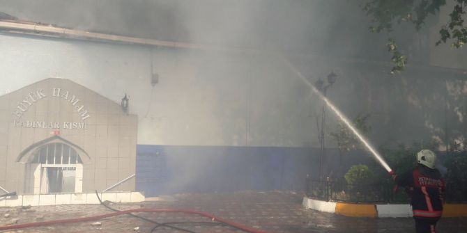 Beyoğlu’nda kadınlar hamamında yangın