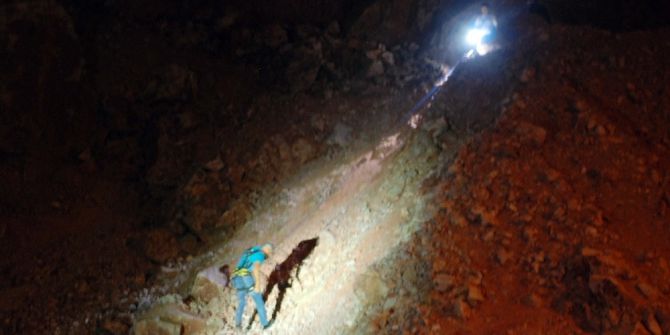 İntihar olayına giden polis kayalıklarda mahsur kaldı