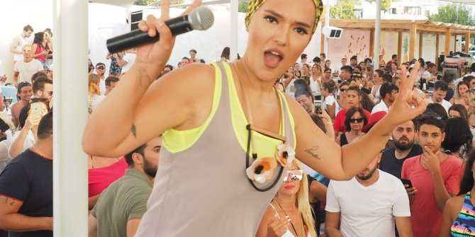 Demet Akalın haciz şokunu atlattı