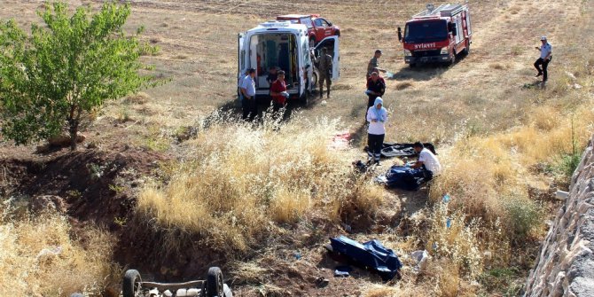 Otomobil anne ve oğluna mezar oldu