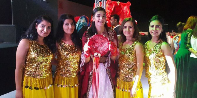 Dünya Tekvando Şampiyonu Nur Tatar’a kına gecesi