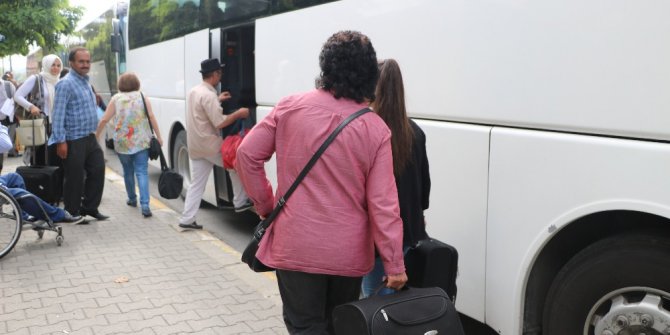 Duran tren seferleri sonrasında yolcular otobüsler ile taşınmaya başlandı
