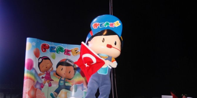 Pepe ile çocuklar keyifli dakikalar geçirdi