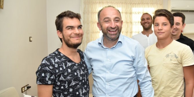 Başkan Üzülmez’den Enes’e tam destek