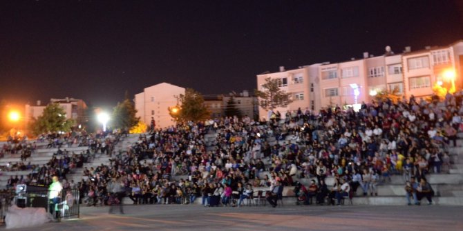 Sinema Festivali’nde “Çalgı Çengi İkimiz” filmi güldürdü