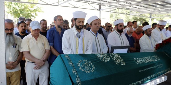 Ünlü reklamcı Tuğrul Süer son yolculuğuna uğurlandı