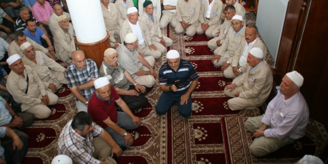 Devrek’ten ilk hacı kafilesi dualarla uğurlandı