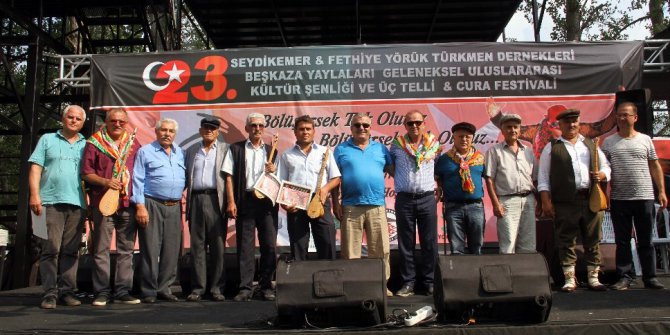 Beşkaza Yaylası üç telli bağlama ve cura nağmeleriyle şenlendi
