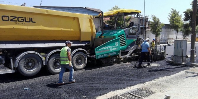 Aydın Büyükşehir asfalt çalışmalarını Söke’de sürdürüyor