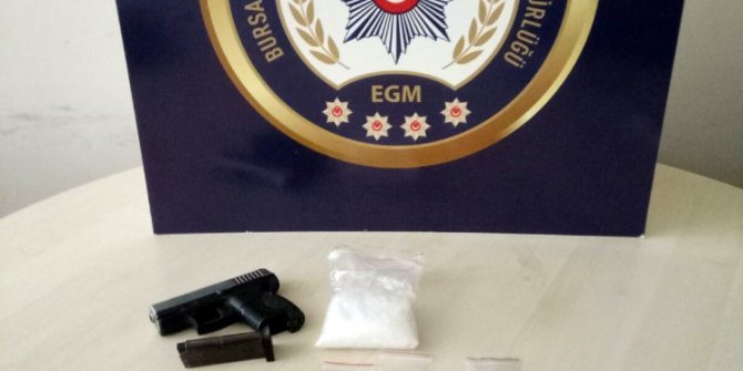 Bursa’da uyuşturucu tacirleri suçüstü yakalandı